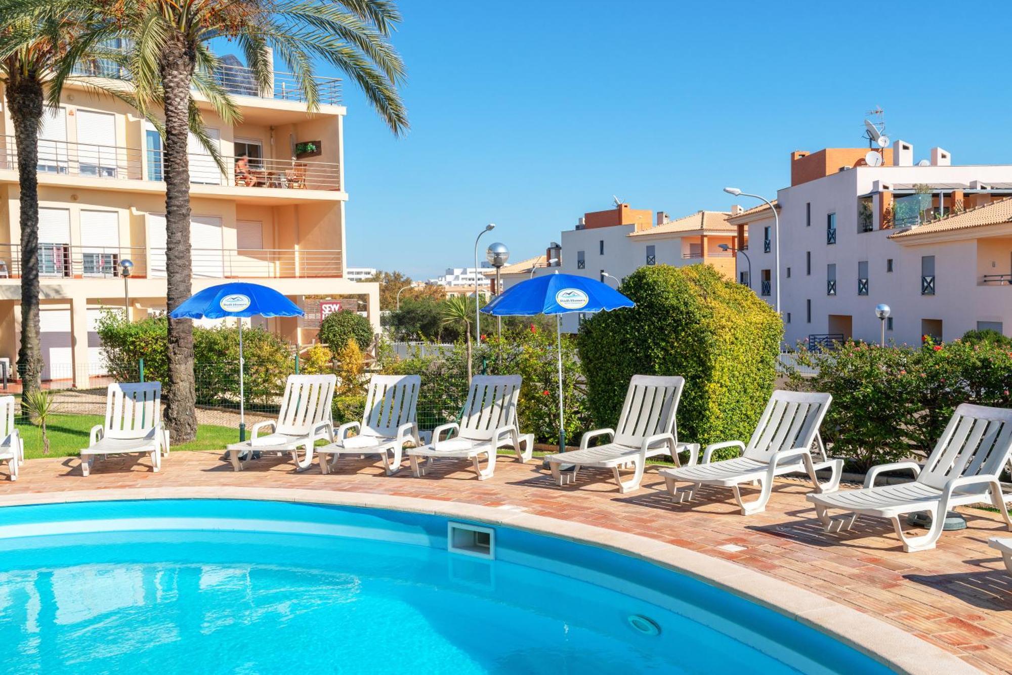 Homes With Cozy Terrace & 2 Swimming Pools Near The Heart Appartement