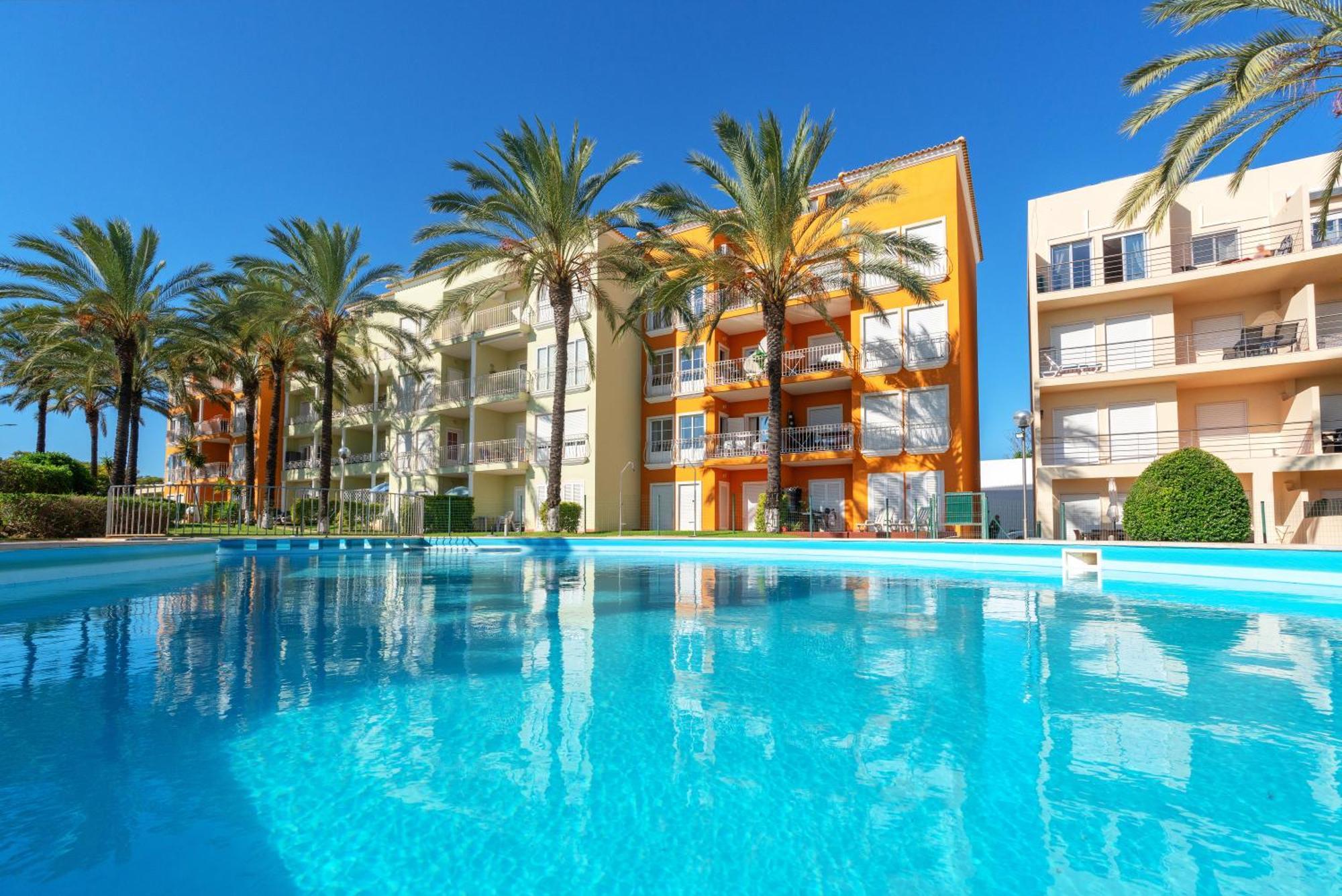 Appartement Homes With Cozy Terrace & 2 Swimming Pools Near The Heart Albufeira