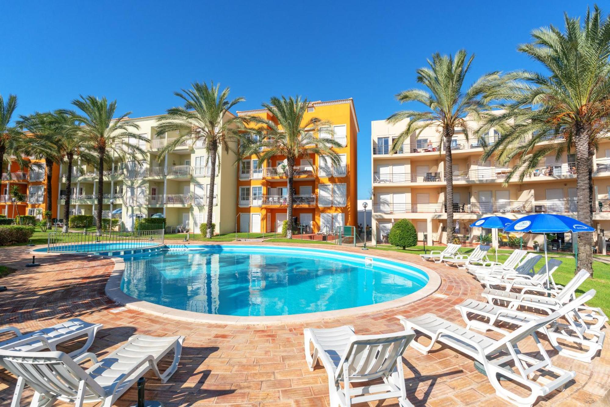 Homes With Cozy Terrace & 2 Swimming Pools Near The Heart Albufeira