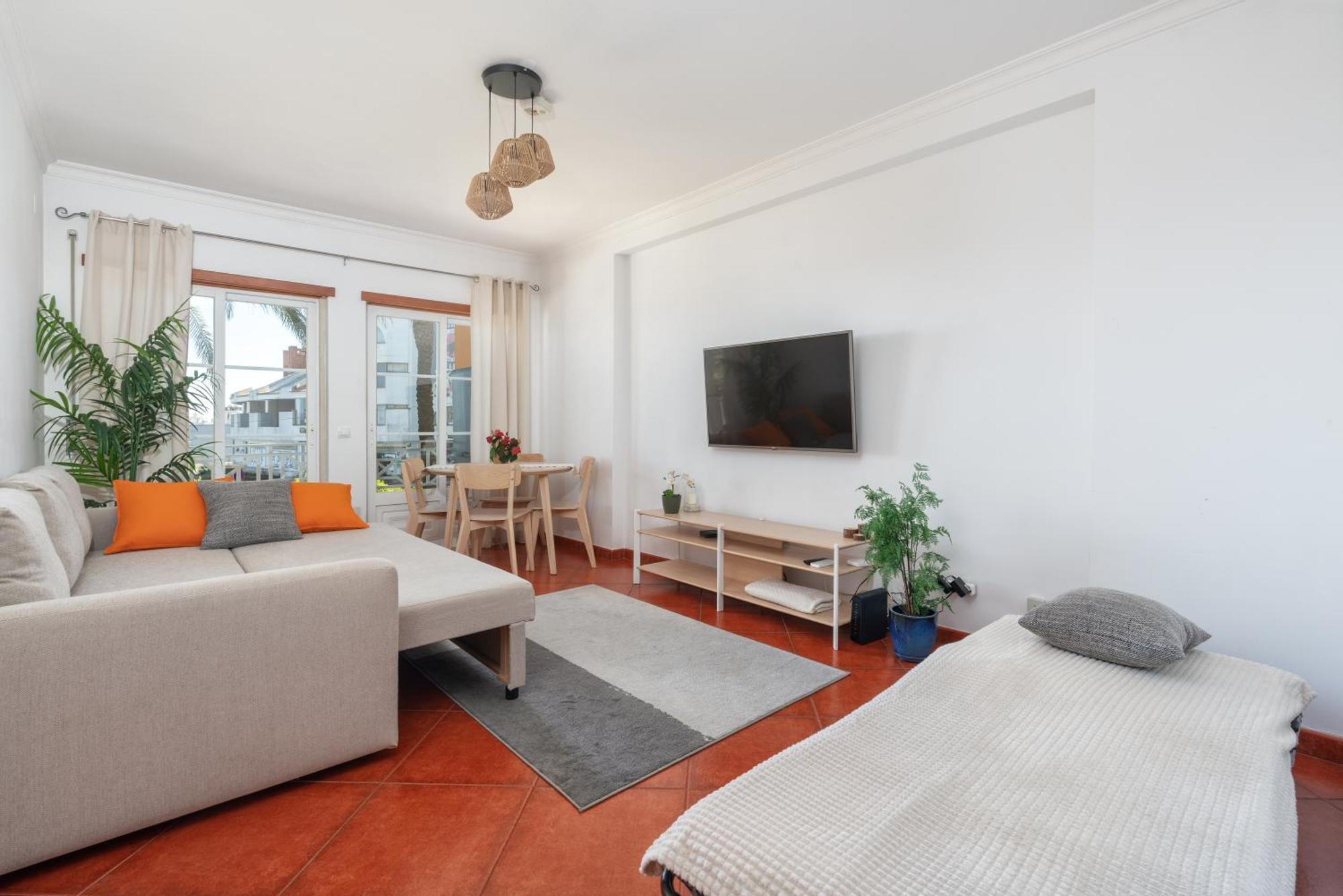 Homes With Cozy Terrace & 2 Swimming Pools Near The Heart Albufeira
