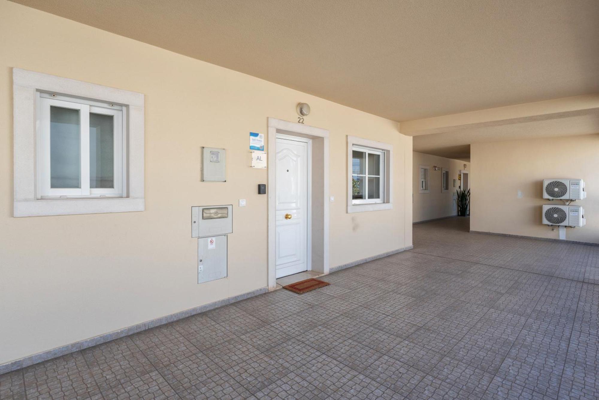 Homes With Cozy Terrace & 2 Swimming Pools Near The Heart Apartment Albufeira